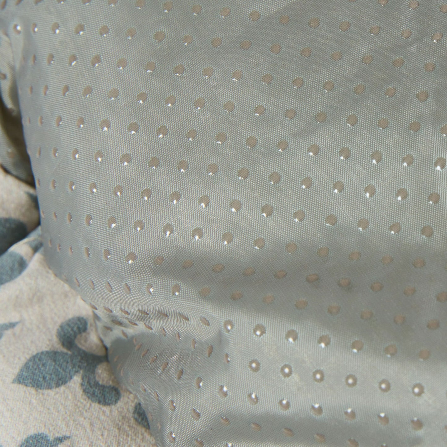 Dream Paws Scalloped Pet Bed Extra Large Grey