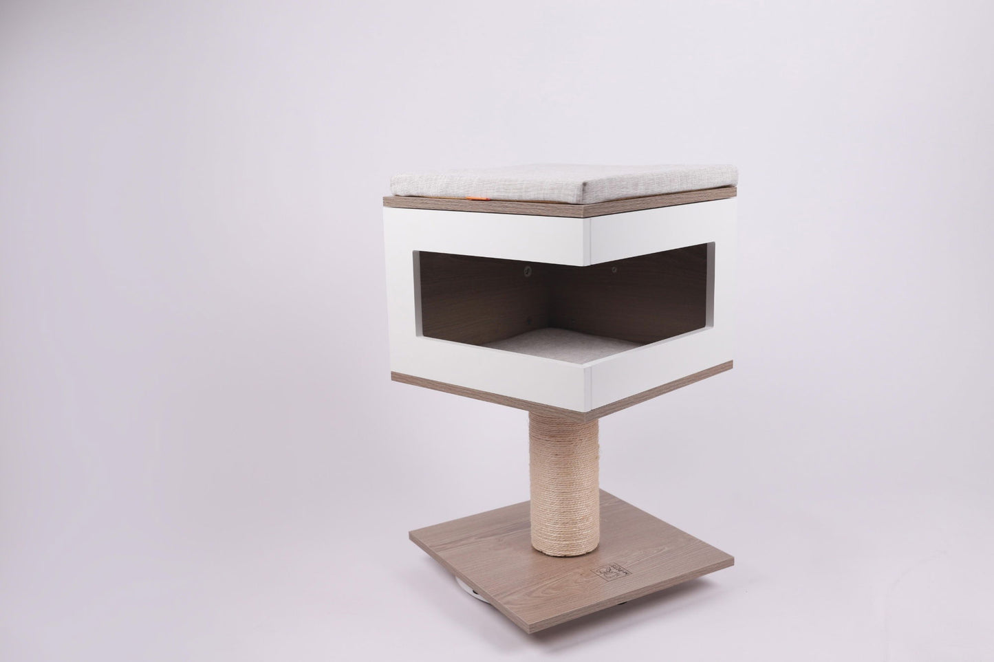 M-PETS New Catelite - Richard Cat Tree
