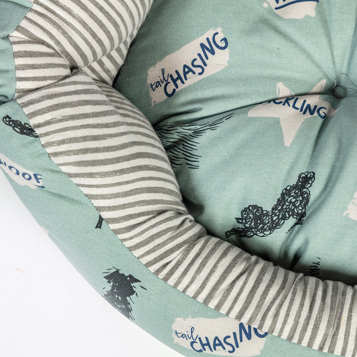 Battersea Playful Dogs Deluxe Slumber 18" - 45cm